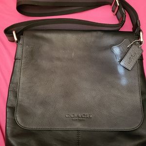 Authentic mens Coach Black Signature calf leather shoulder bag.